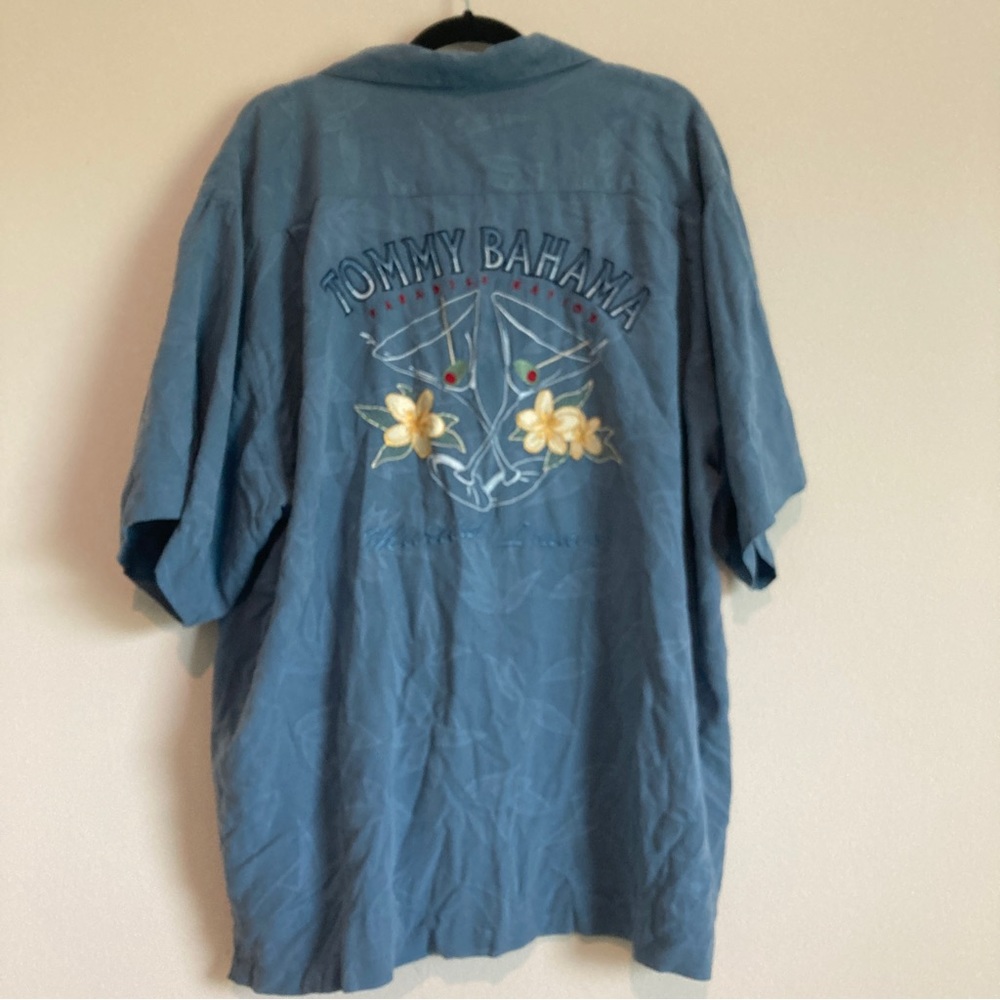 Tommy Bahama Men’s Button Down Collared Hawaiian Shirt 100% Silk Size XXL Blue
